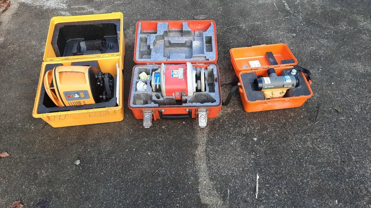 Lazers x 2 + one Teodo Light - Image 1