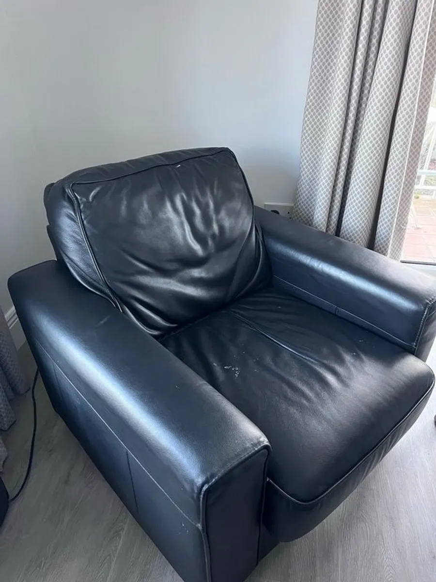 3 Seater Black Leather Couch with accompanying arm black leather arm charm. - Image 4