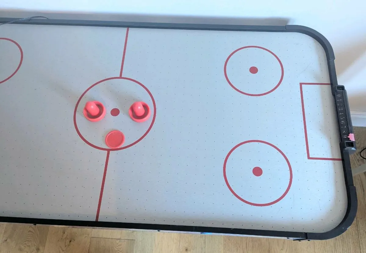 Air hockey table - Image 3