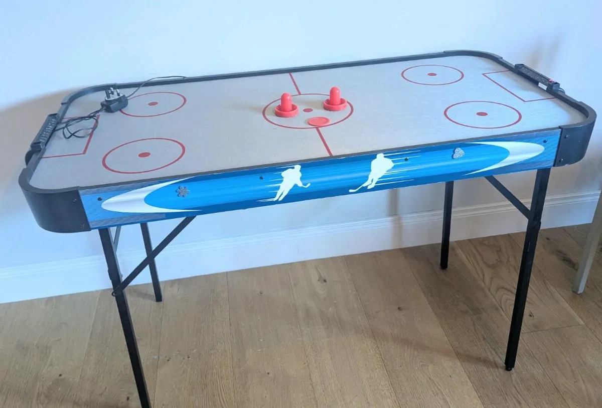 Air hockey table - Image 4