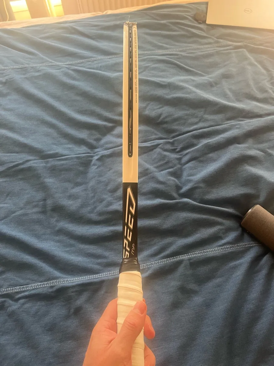 Head speed mp tennis racket - Image 1