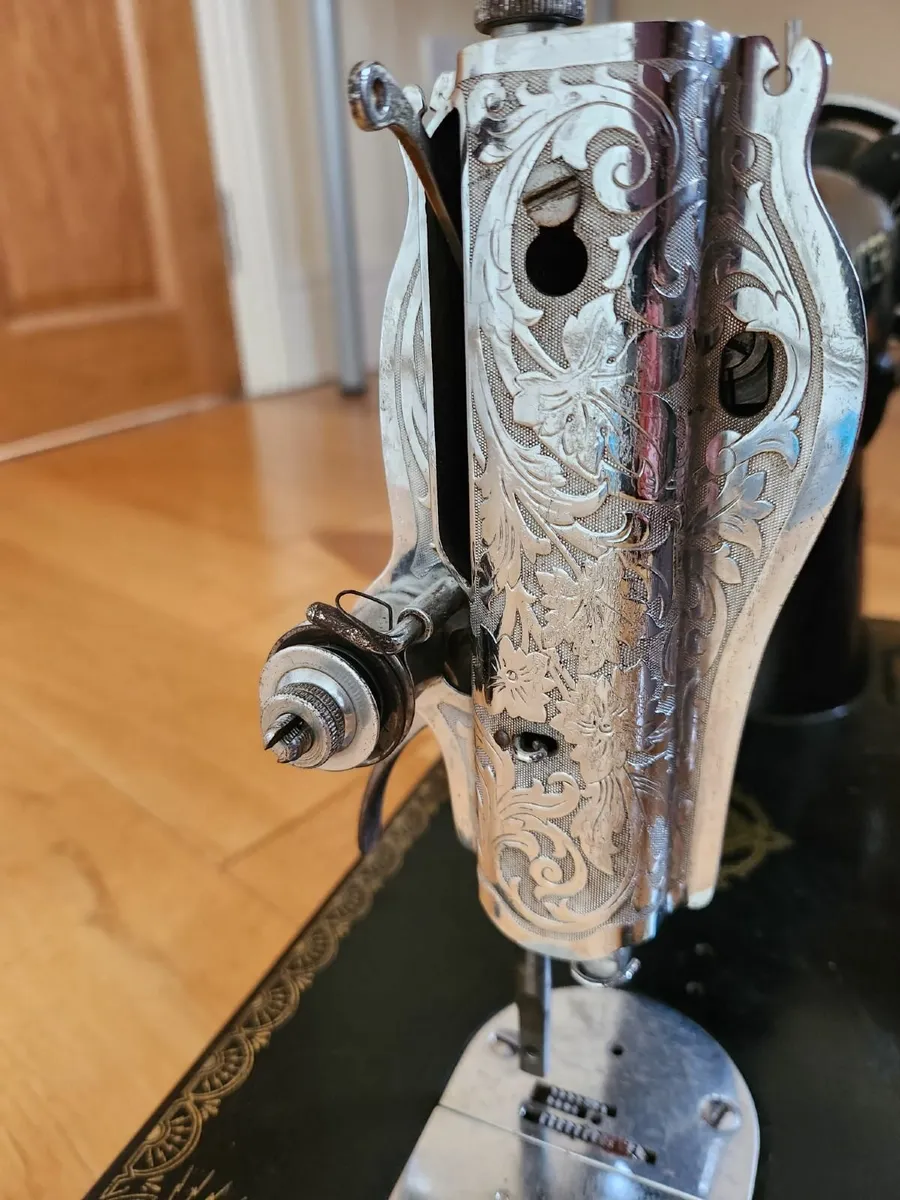 Singer Sewing Machines 15K & 127K for restoration - Image 4