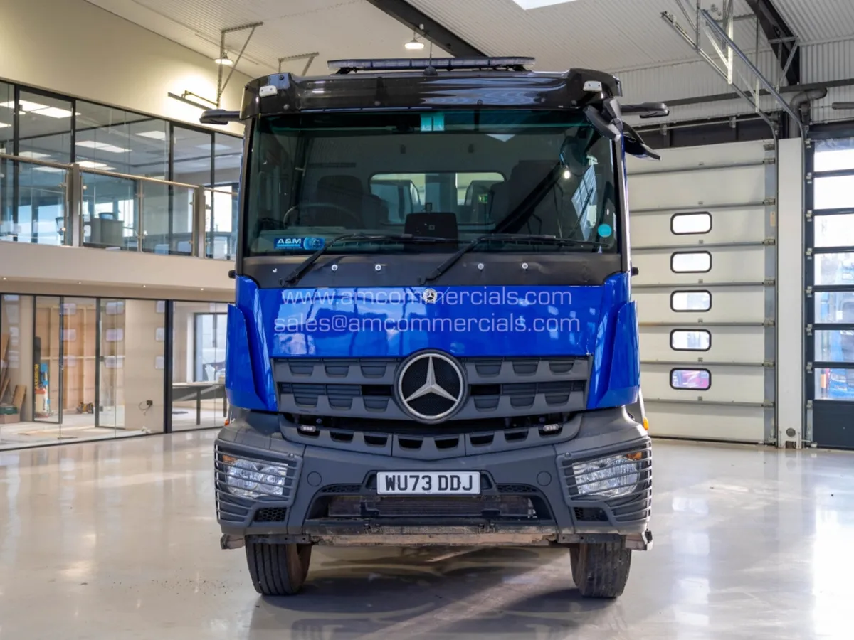 2024 (73) MERCEDES-BENZ AROCS 3240 TIPPER 32T - Image 4