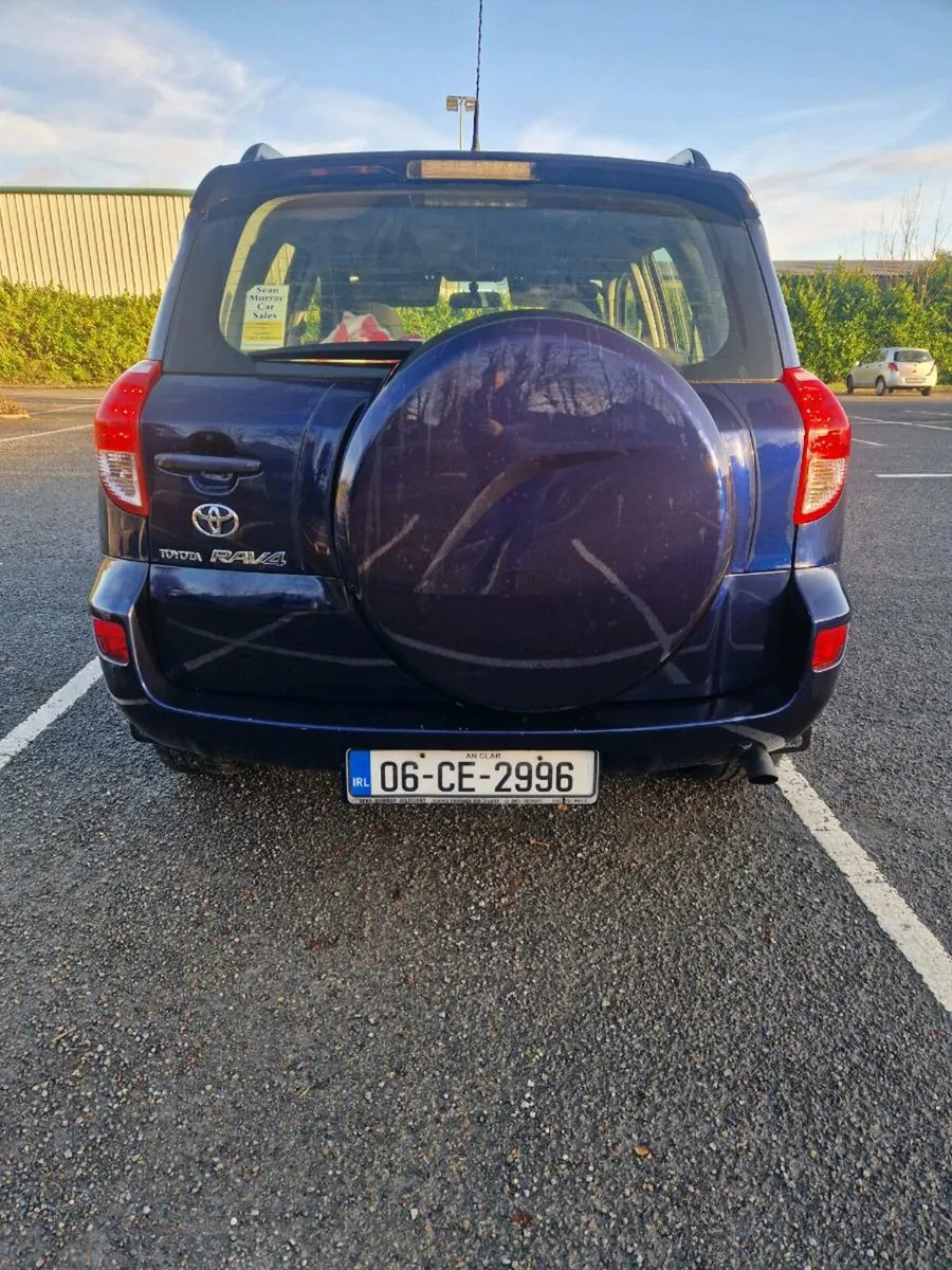 Toyota RAV4 4x4 - Image 1