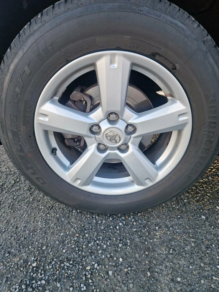Toyota RAV4 4x4 - Image 4