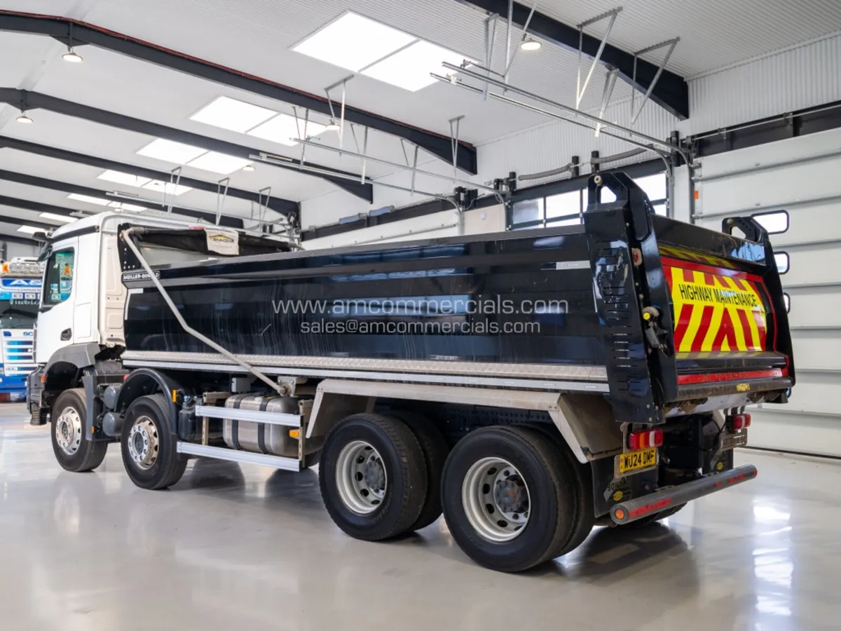 2024 (24) MERCEDES-BENZ AROCS 3240K TIPPER 8X4 32T - Image 4