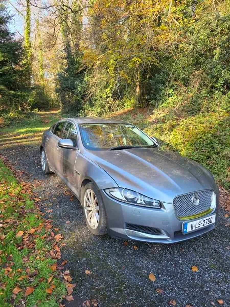 2011 Jaguar Xf - Image 2