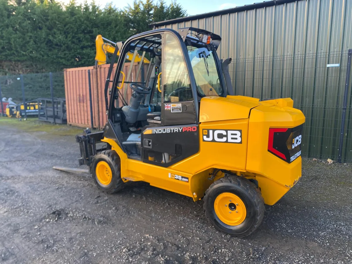 JCB TLT35-26D-4WD TELETRUK YEAR 2022 - Image 2