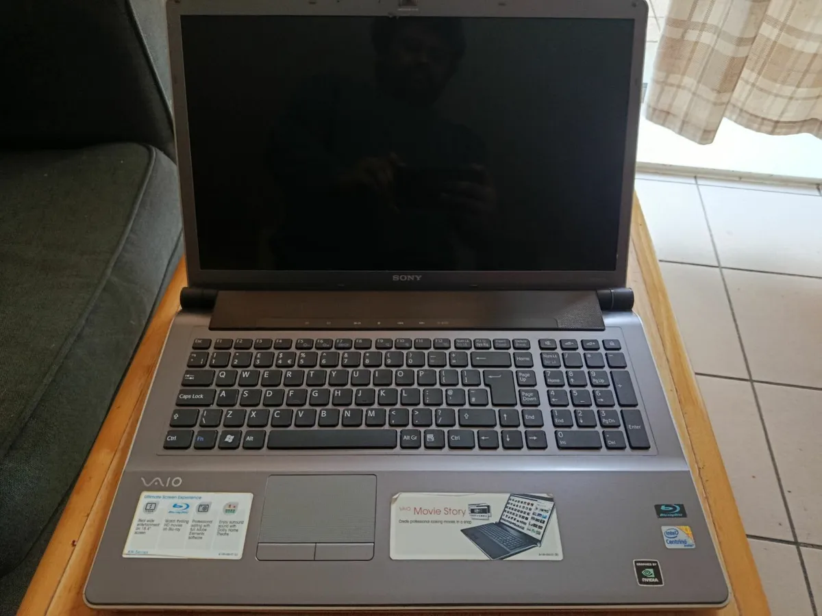 Laptop - Image 1