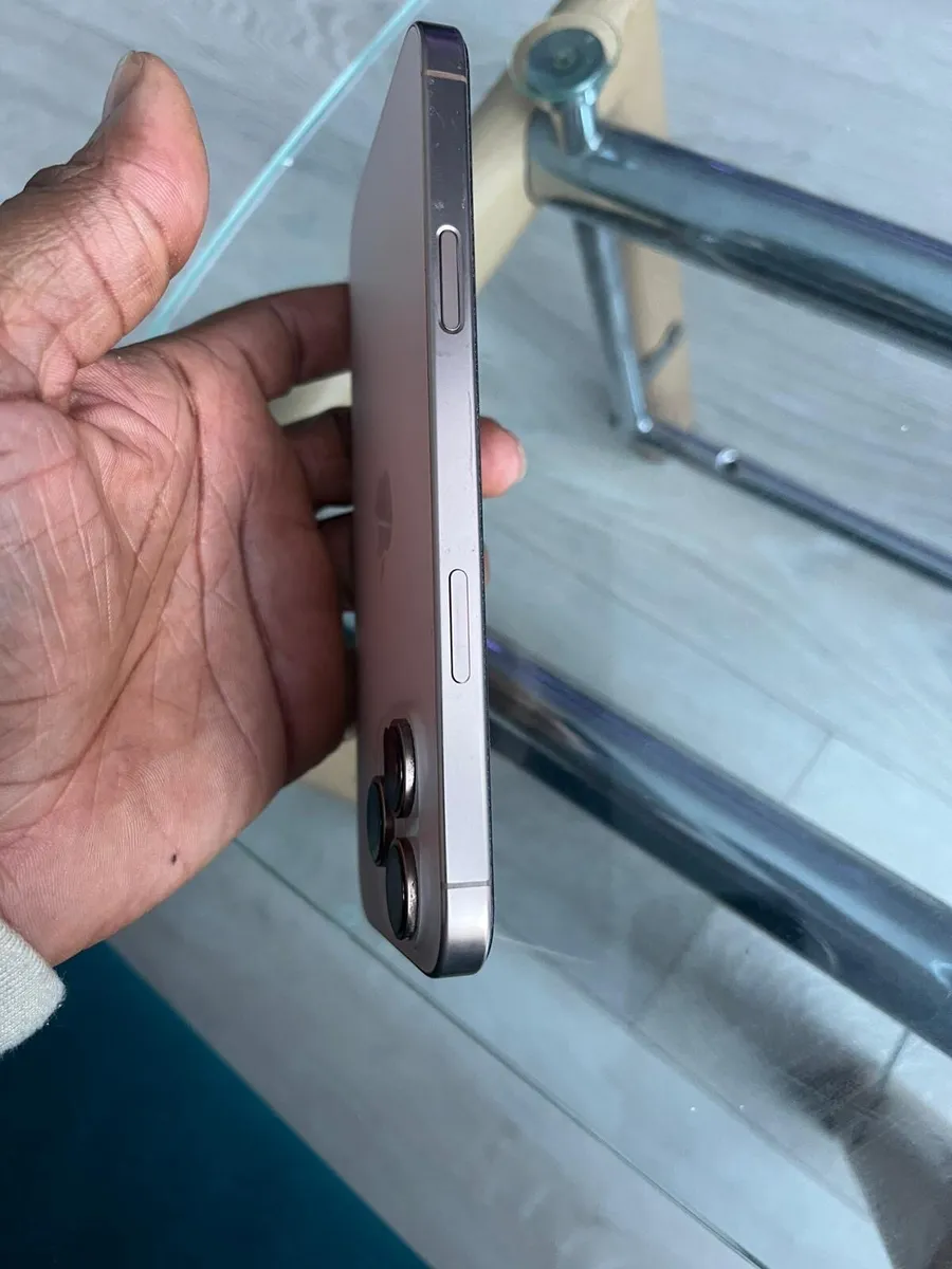 iPhone 16 Pro Max Gold 256GB - Image 3