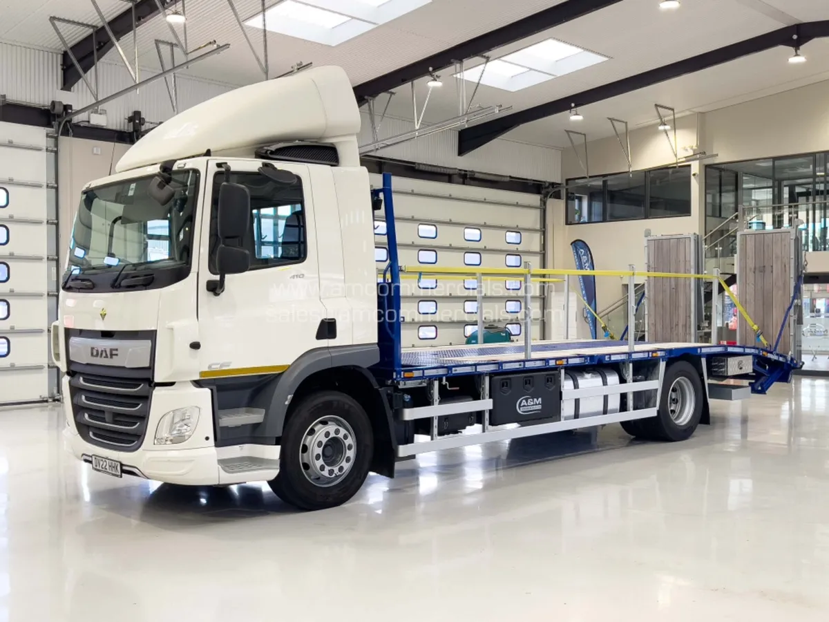 2022 DAF CF 410, 18 TONNE BEAVERTAIL ON FULL AIR - Image 3