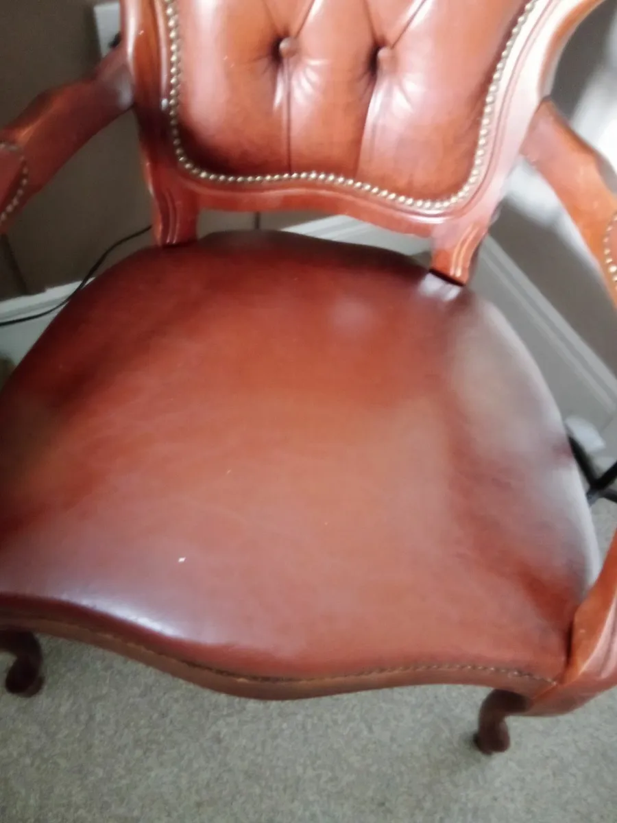 Antique/vintage mahogany chair. Leather upholstery - Image 4