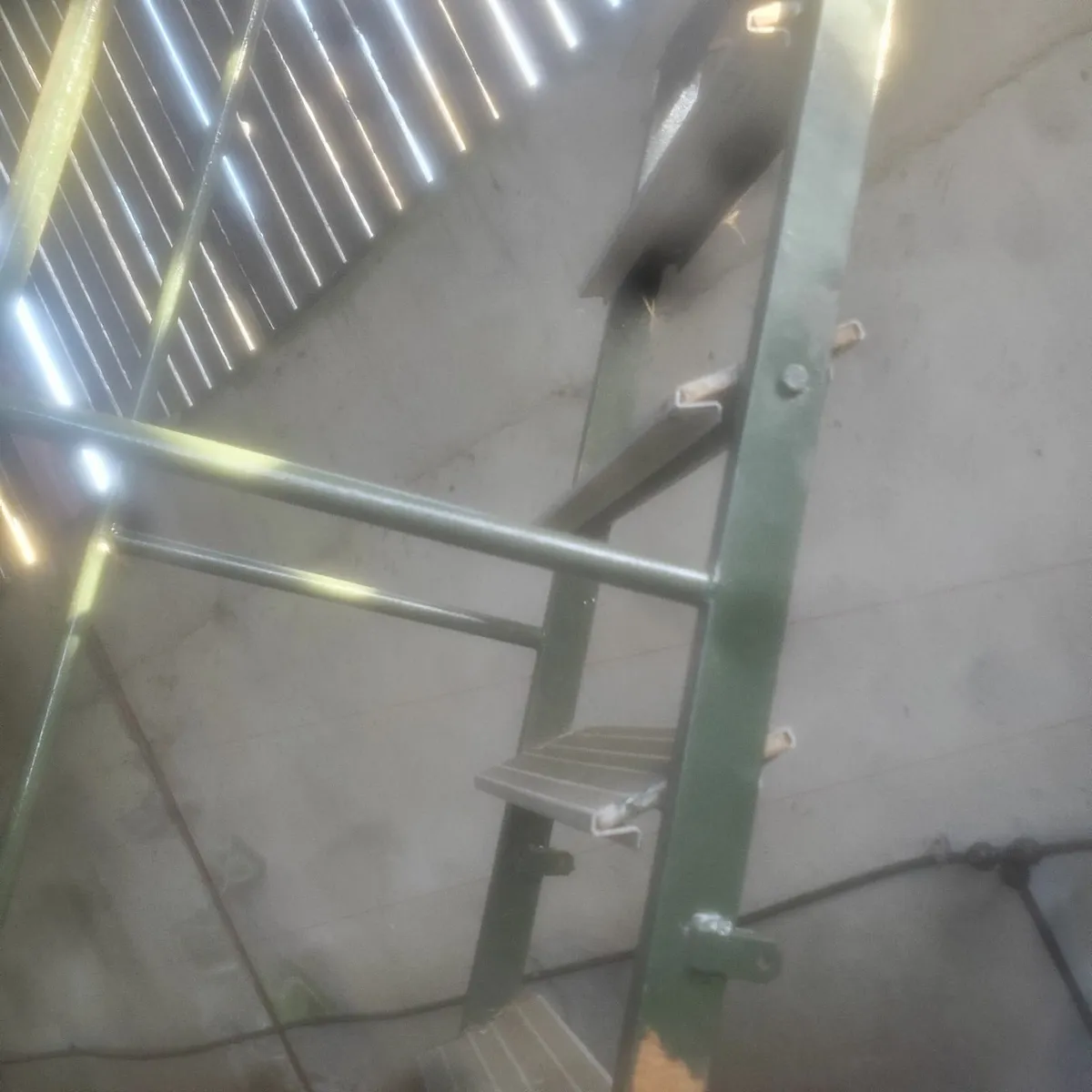 STEEL STAIRS PLATFORM - Image 4