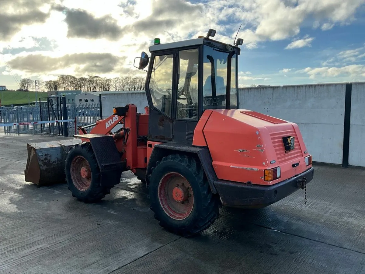 ATLAS 82E WHEELED DIESEL LOADING SHOVEL - Image 3