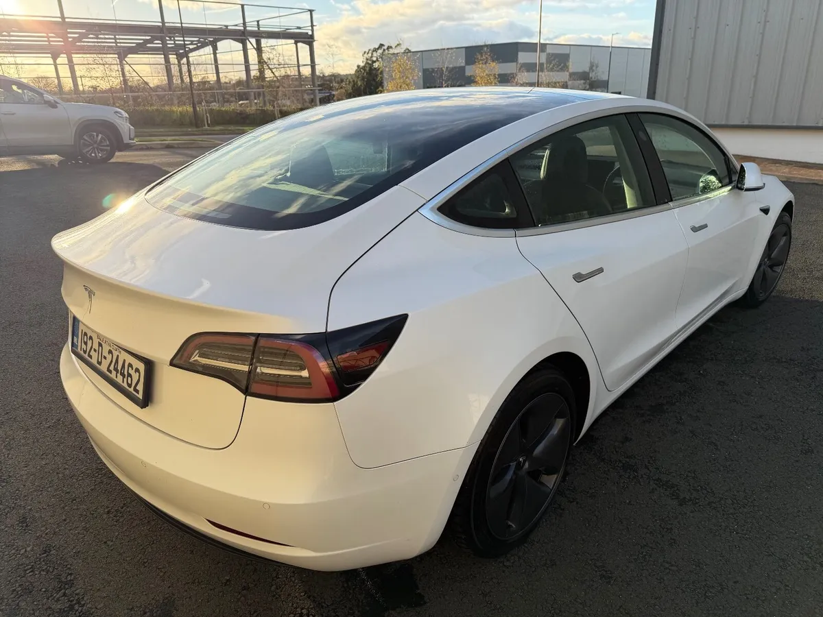 Tesla Model 3 2019 - Image 4