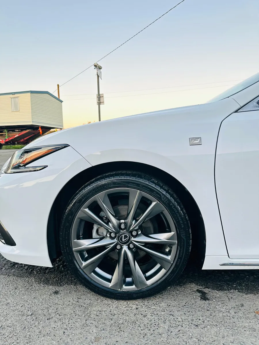 Lexus ES 2020 - Image 4