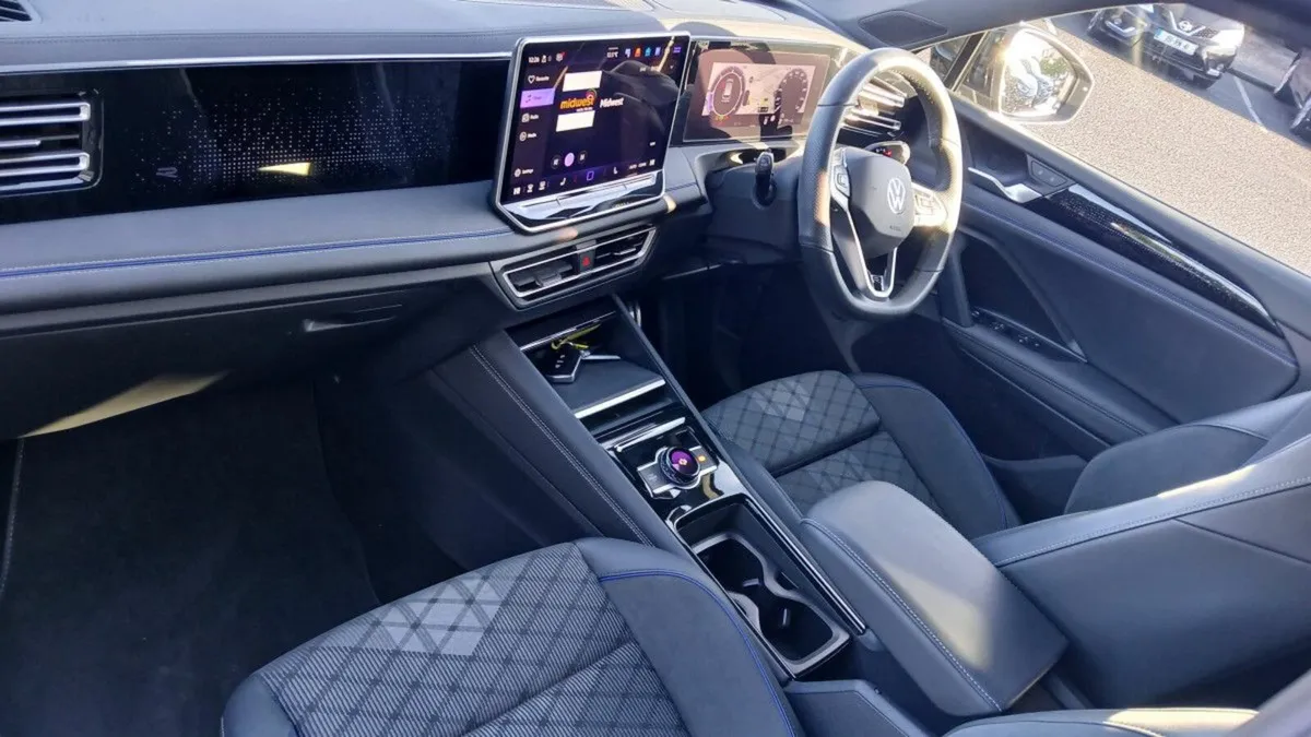 Volkswagen Tiguan R-Line 2.0 TDI 150HP  DSG **REAR - Image 3