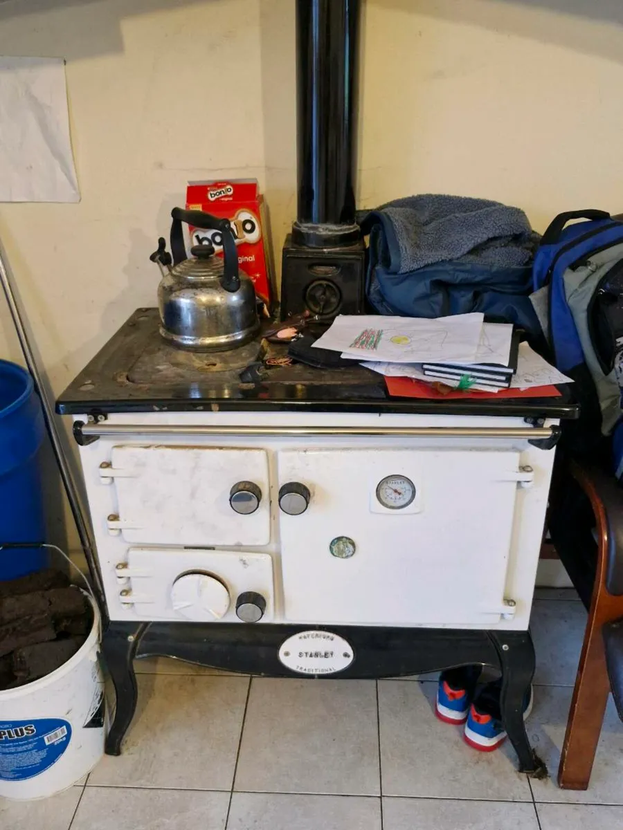 Stanley Mourne cooker solid fuel 2013