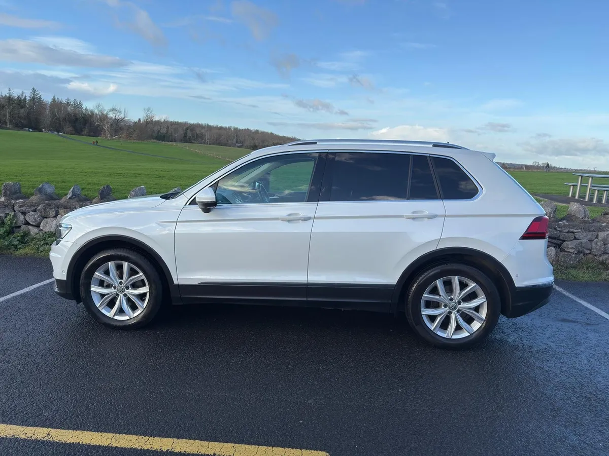 Volkswagen Tiguan 2017 - Image 2