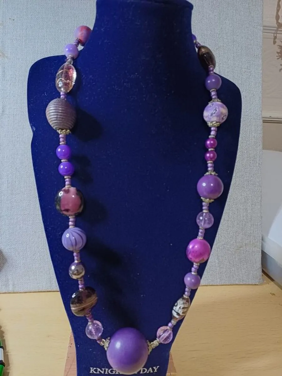 costume necklaces - Image 1