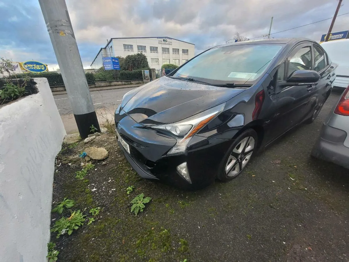 Taxi for rent 2017 Toyota Prius Automatic - Image 3