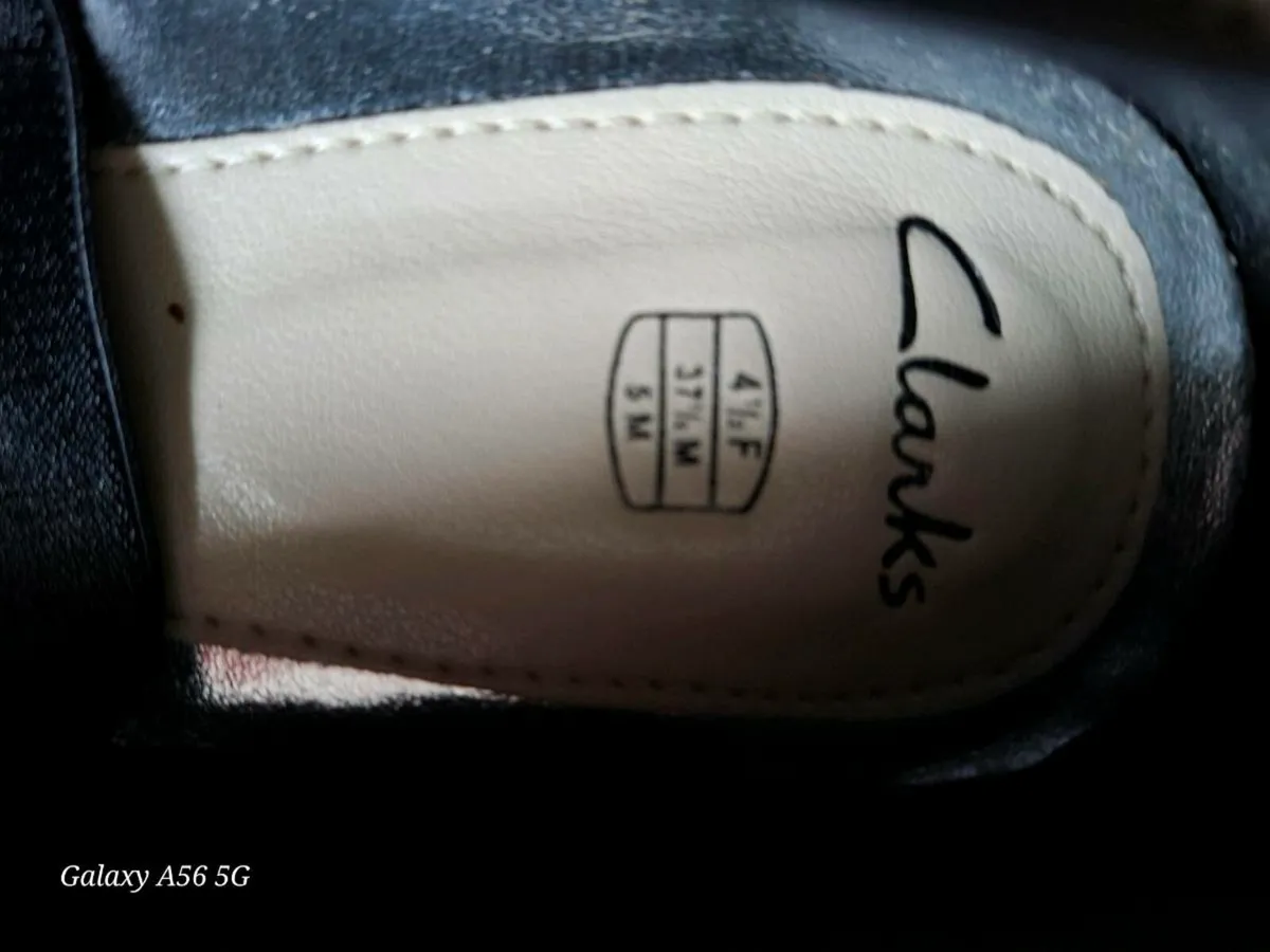 Clarks metallic grey pumps - Image 4