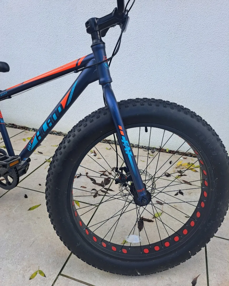 New Hiland 26" fat tyre  mountain  bike. - Image 4