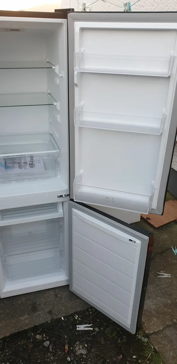 Fridge and Freezer - Image 4