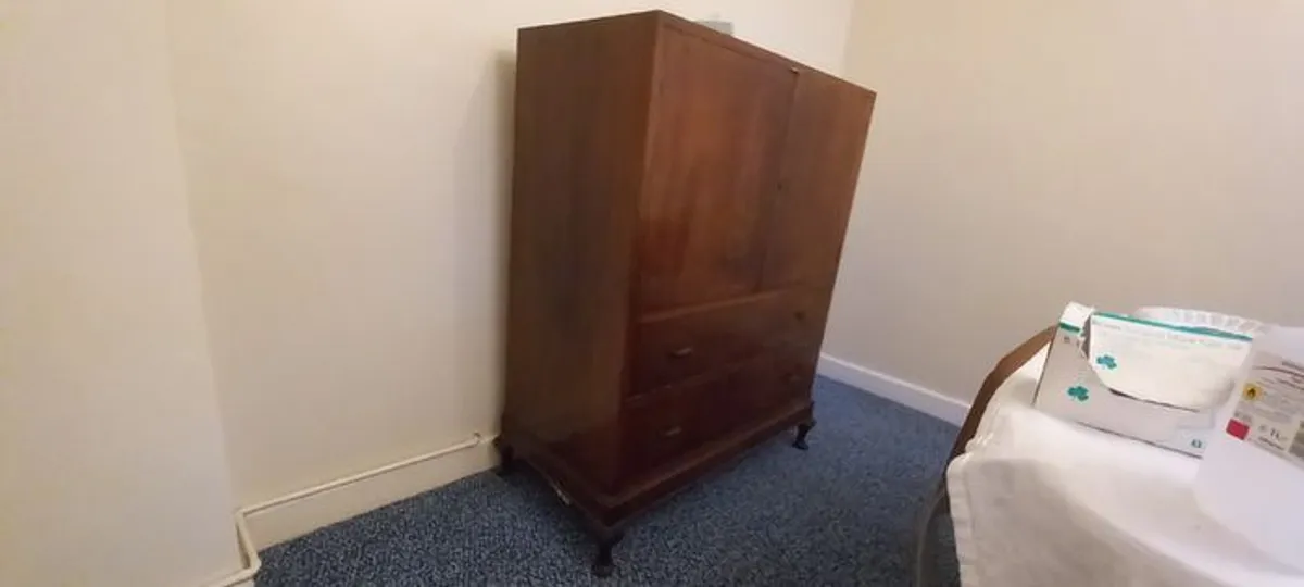 Cabinet Mahogany - Image 1