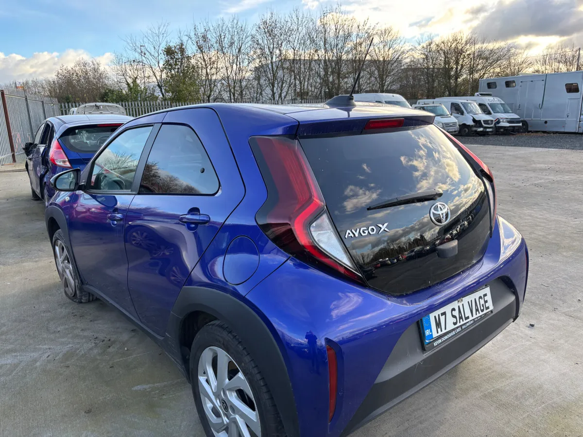 24 Aygo X 1.0 Petrol Manual 2km Drives - Image 3