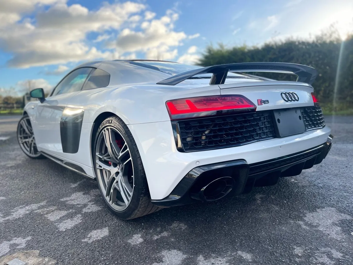 Audi R8 Performance Carbon Black - Image 2