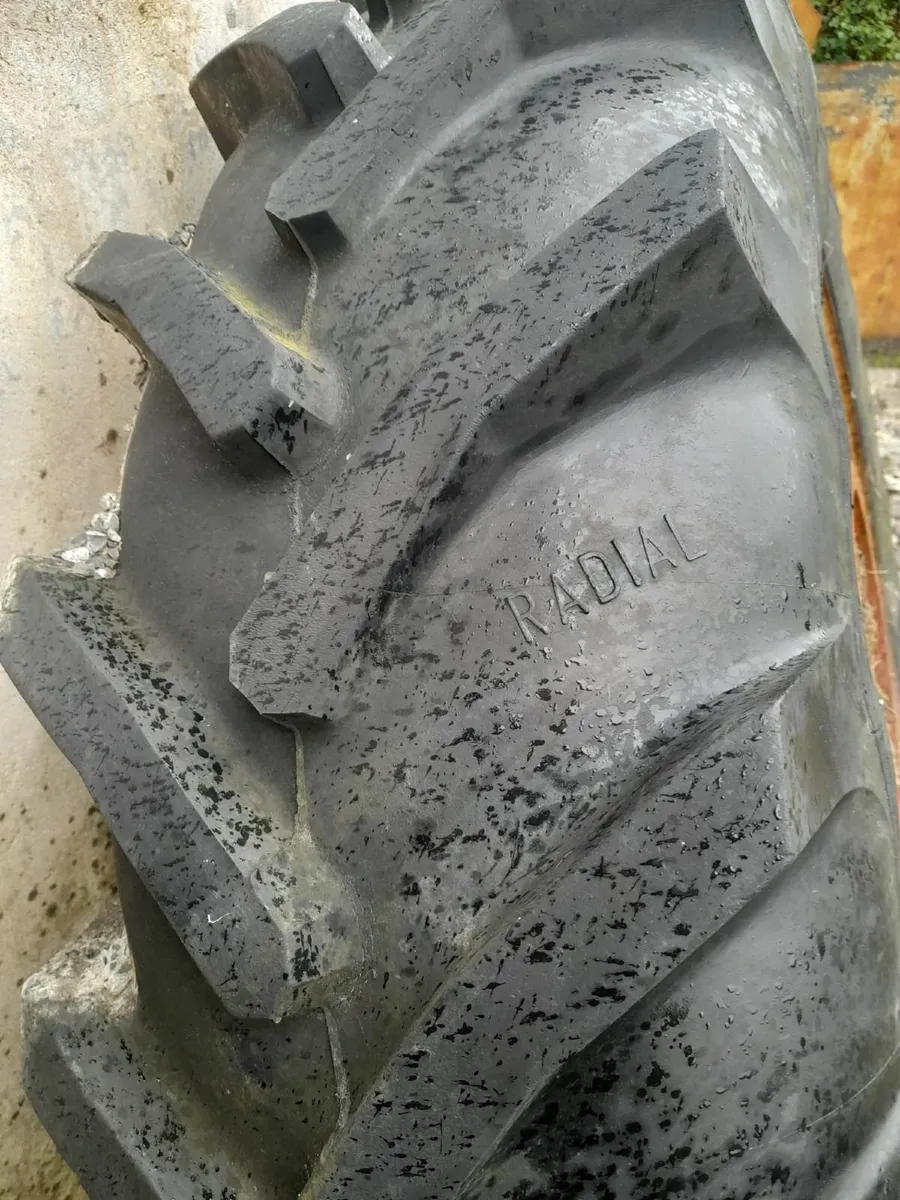 Tractor tyres & rims - Image 1
