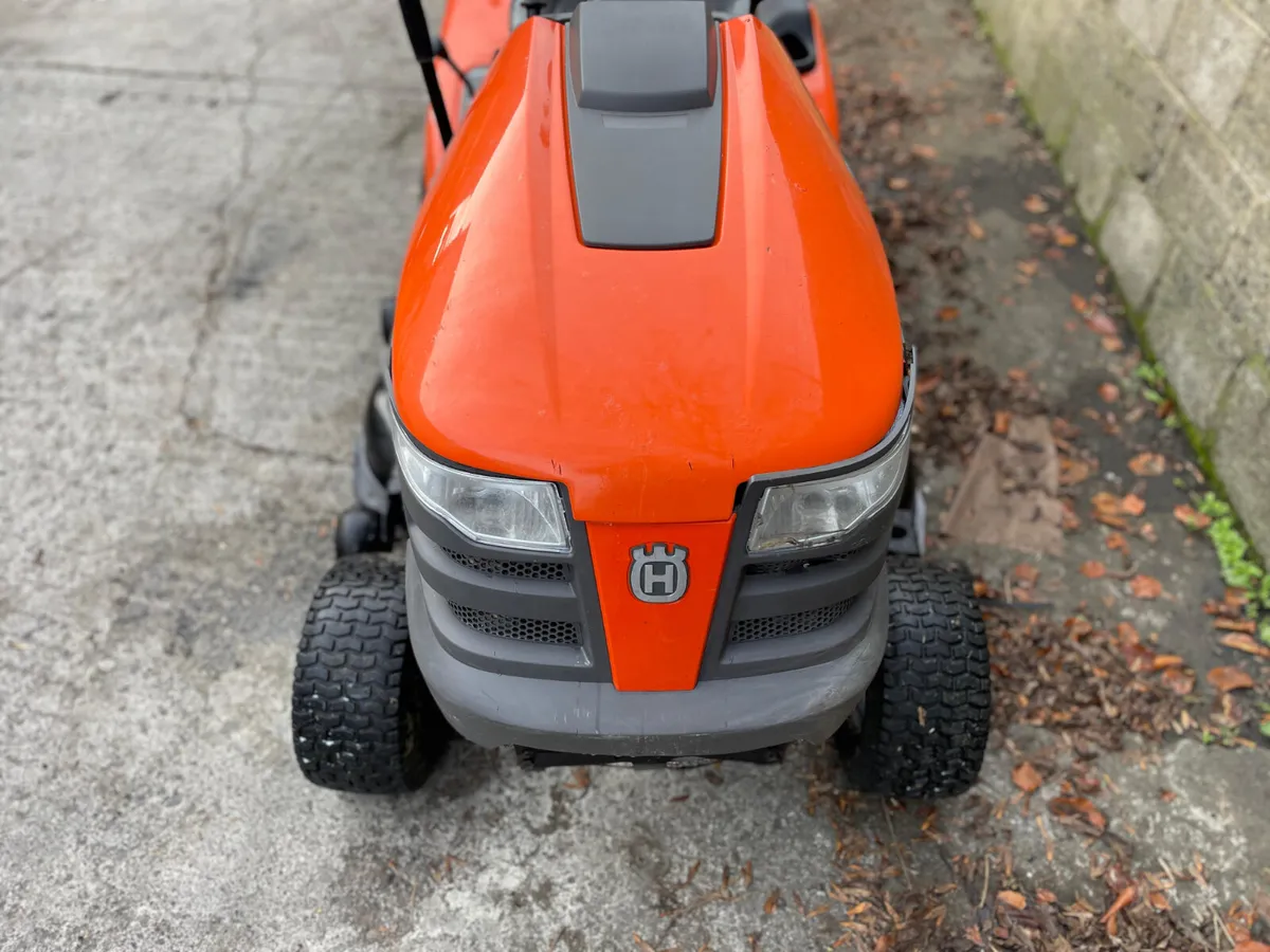 Husqvarna CTH 180 - 18hp 42" Ride on Mower - Image 3