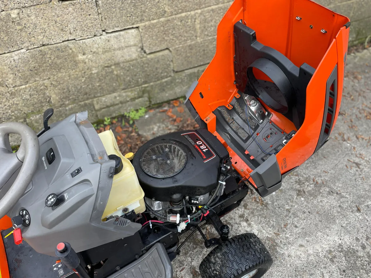 Husqvarna CTH 180 - 18hp 42" Ride on Mower - Image 4