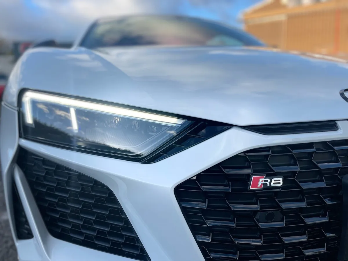 Audi R8 Performance Carbon Black - Image 3