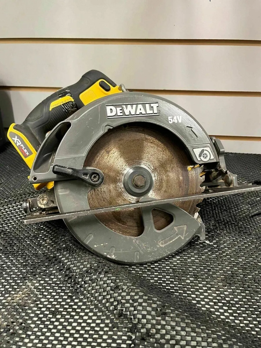 DeWalt 54v Circular Saw - Image 1