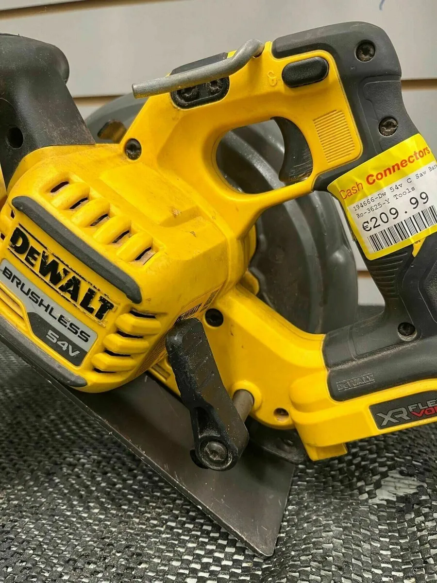 DeWalt 54v Circular Saw - Image 2