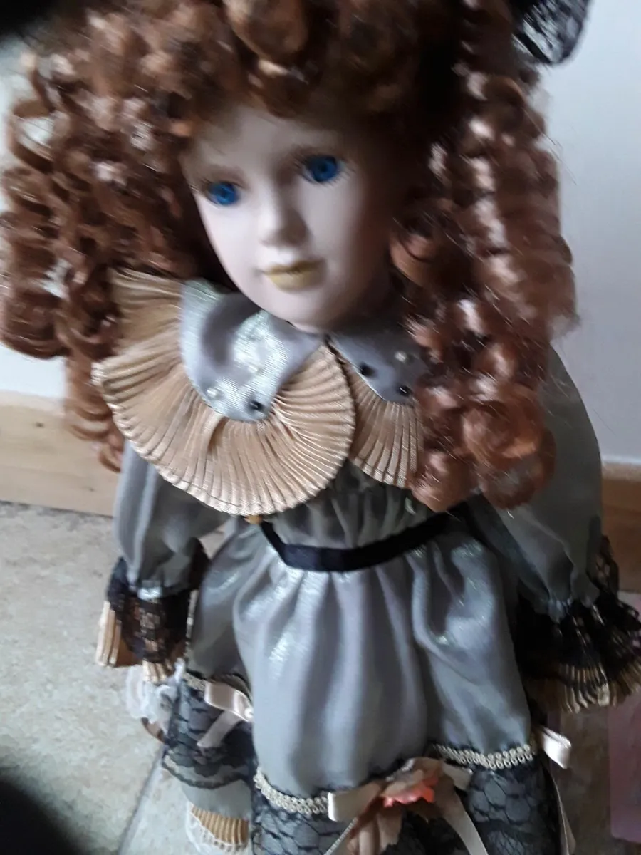 Large Victorian doll in box - Image 2