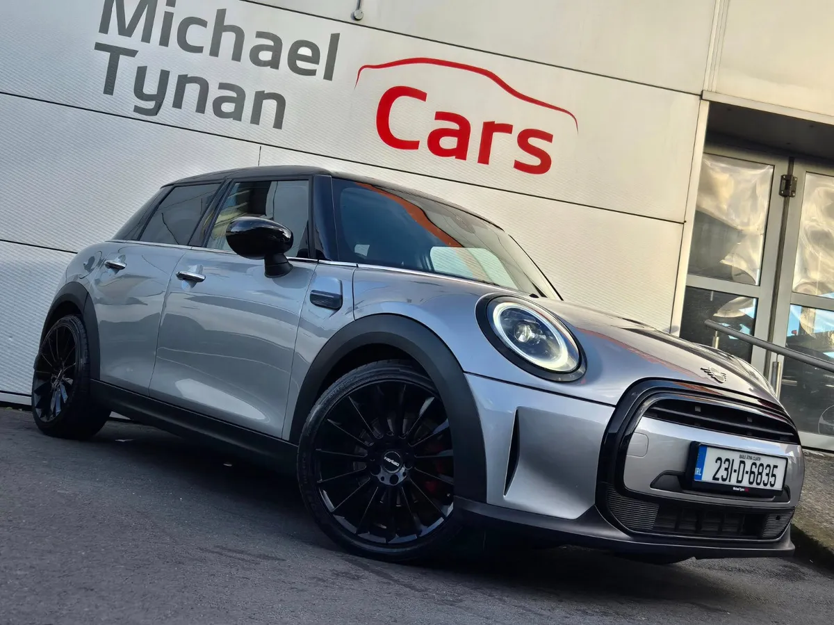 2023 Mini Cooper 1.5 Petrol Auto 5 Door 18" Alloys - Image 2