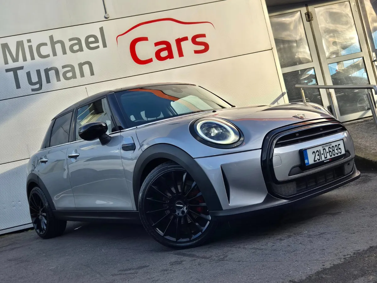 2023 Mini Cooper 1.5 Petrol Auto 5 Door 18" Alloys - Image 4