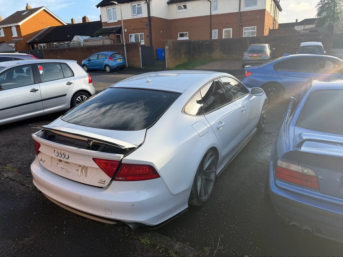 Audi a7 for parts salvage - Image 2