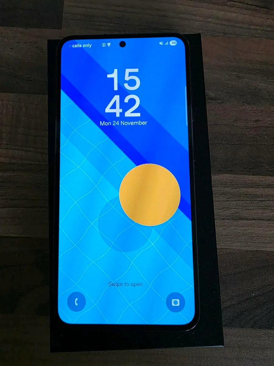 Samsung Galaxy S23 - Image 1