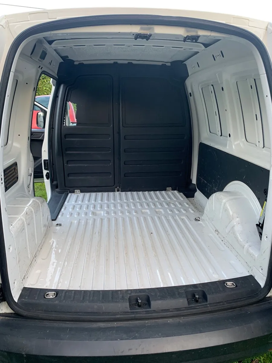 Volkswagen Caddy 2020 - Image 2
