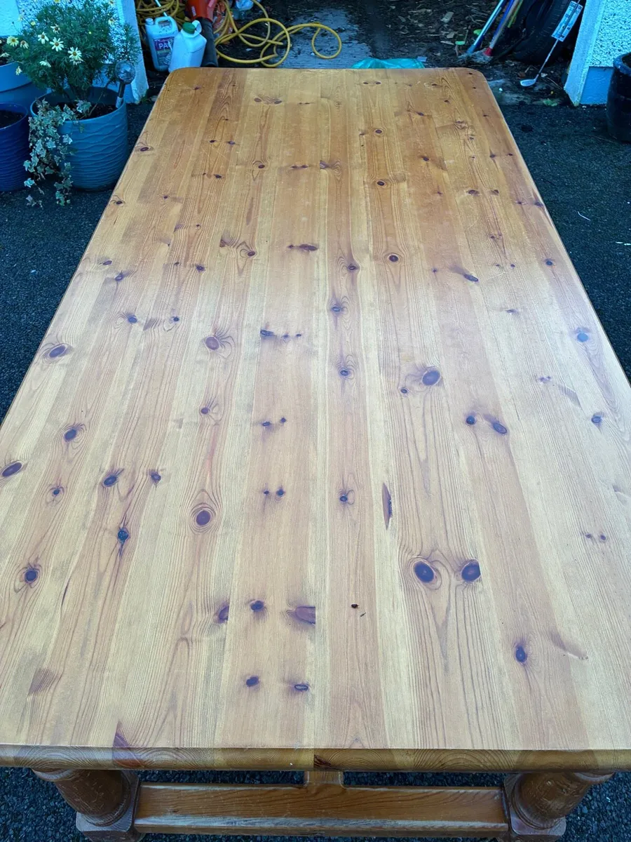 Dining table - Image 2