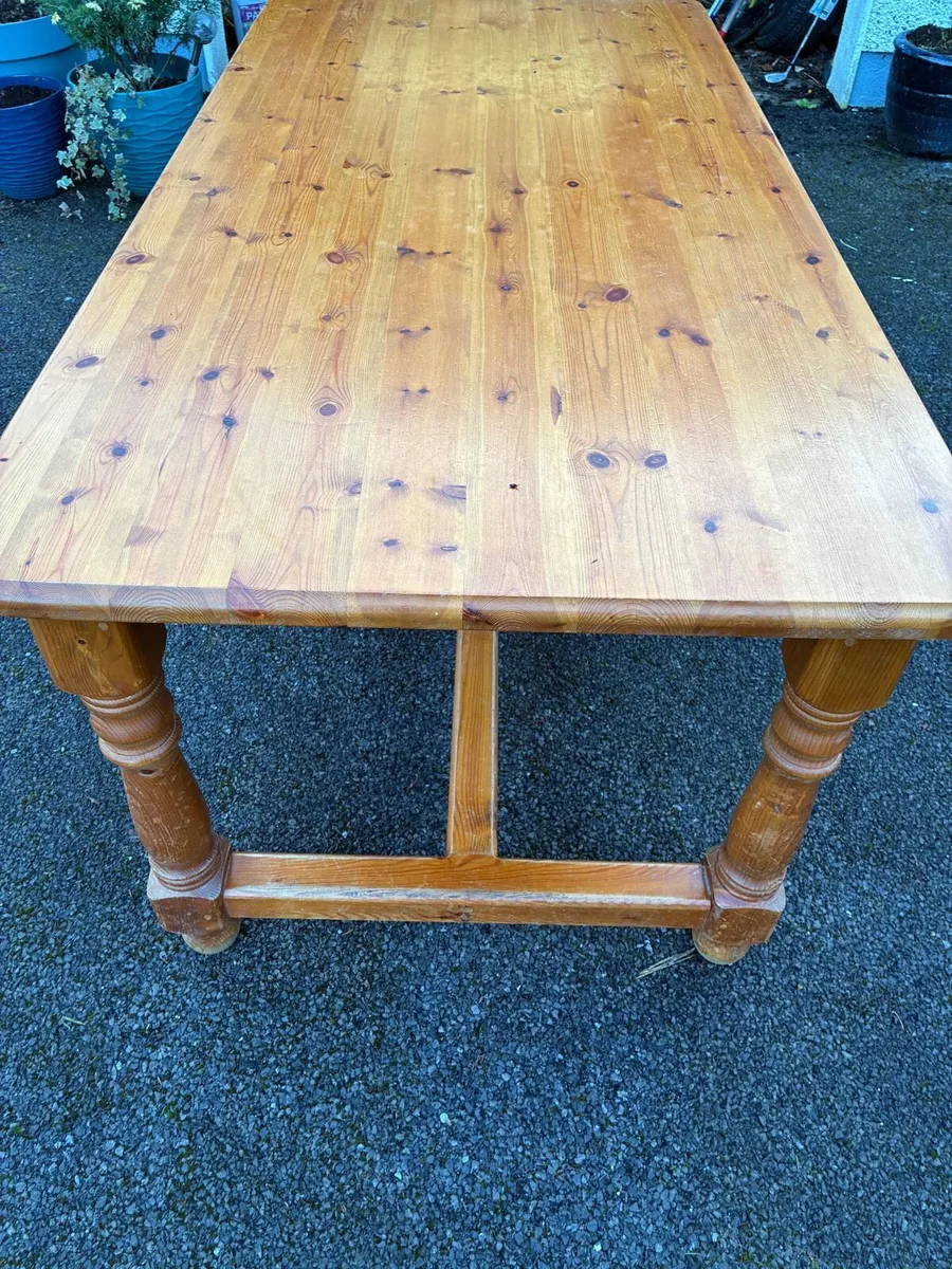 Dining table - Image 4