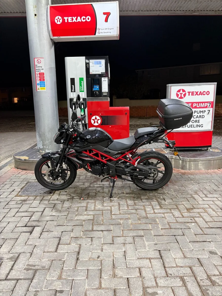 Benelli Bn125 - Image 1