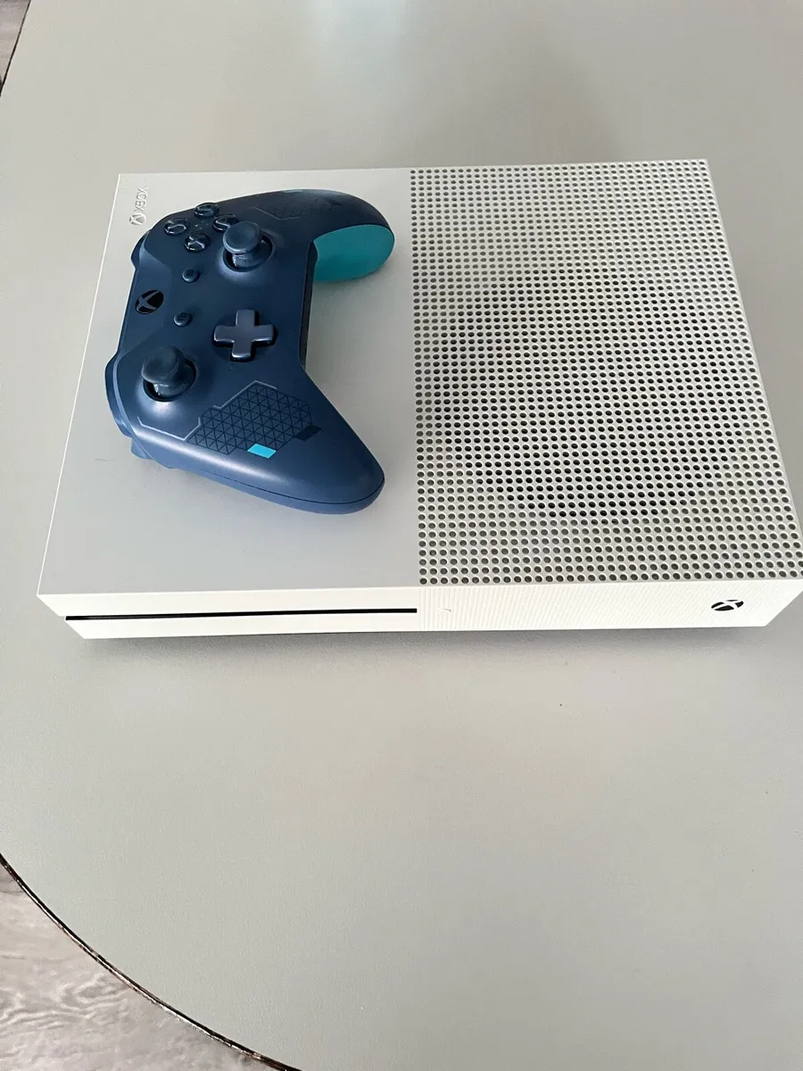 Xbox One S - Image 1