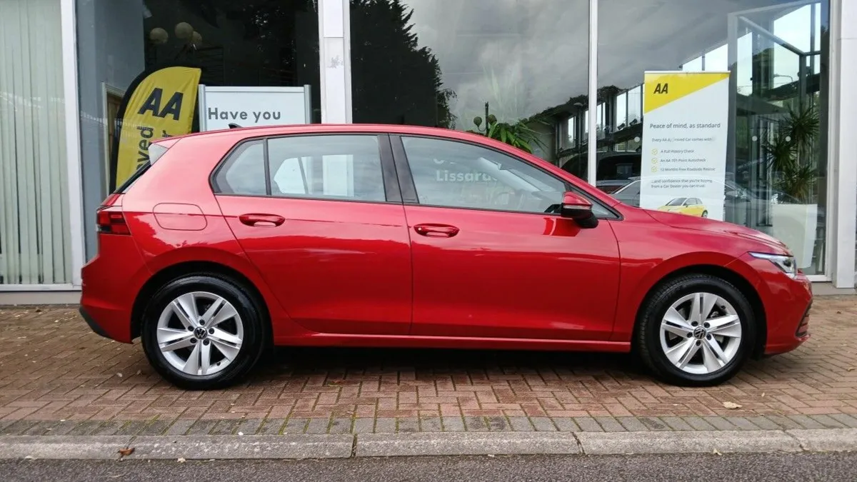 Volkswagen Golf 2.0 TDI 115HP Life, Kings Red, 1 o - Image 3