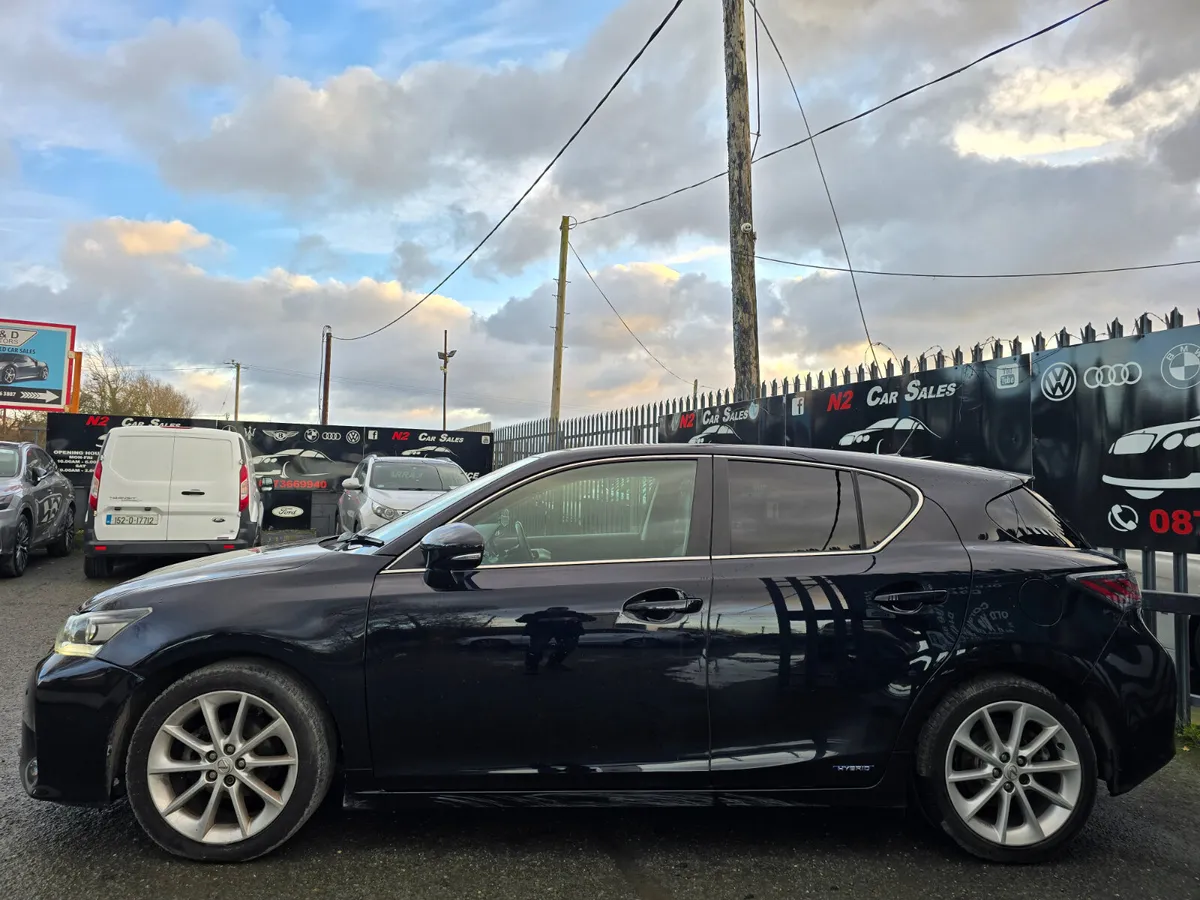 131 Lexus CT200h Hybrid, LOW MILES, NEW NCT - Image 4