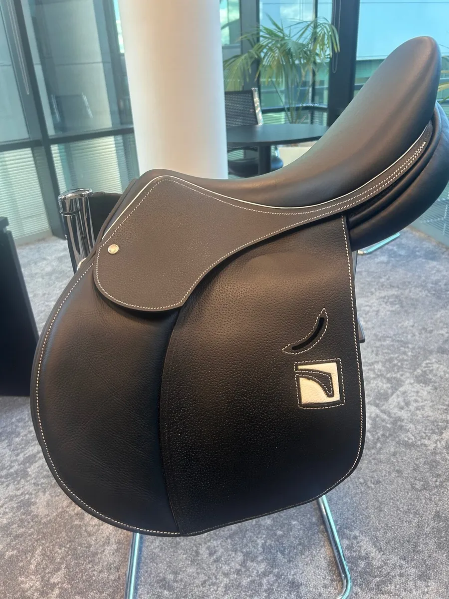 Childeric FXL Jumping saddle - as new - Image 4